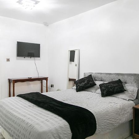 Cheetham Hills Apartments Манчестър Екстериор снимка
